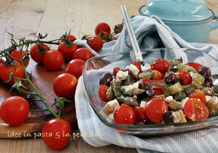 Insalata di Verdure Cotte e Crude con Olive e Feta | Idee in pasta